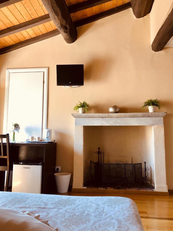 Bed & Breakfast In Piazzetta Sarzana